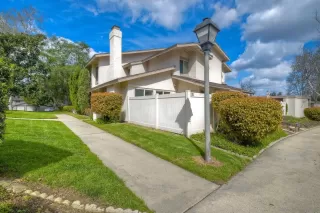 Photo #2: 240005868 Listing