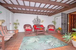 Photo #5: 240005901 Listing