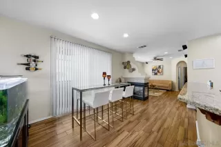 Photo #2: 240005903 Listing 