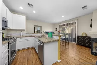 Photo #4: 240005903 Listing 