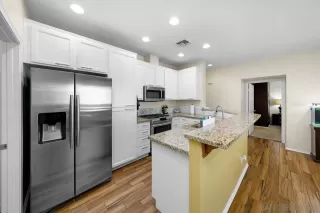 Photo #5: 240005903 Listing 