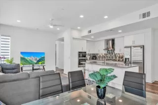 Photo #3: 240005906 Listing