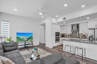 Photo #5: 240005906 Listing