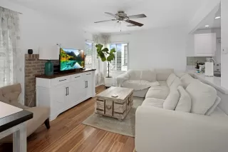 Photo #5: 240005911 Listing