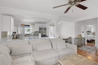 Photo #6: 240005911 Listing