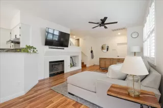 Photo #4: 240005955 Listing 