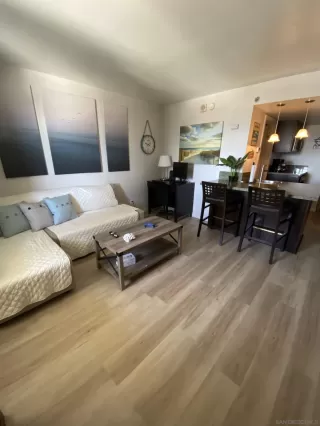 Photo #2: 240005975 Listing