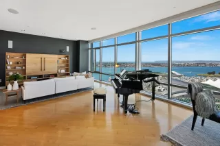 Photo #5: 240005995 Listing