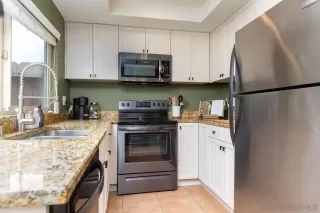 Photo #3: 240005997 Listing