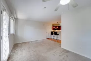 Photo #5: 240005999 Listing