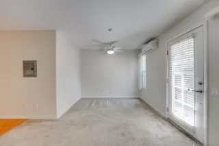 Photo #6: 240005999 Listing