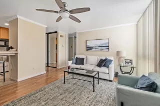 Photo #2: 240006012 Listing