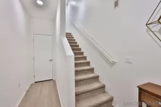 Photo #4: 240006081 Listing