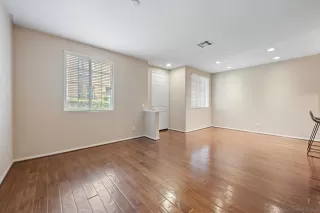 Photo #2: 240006105 Listing