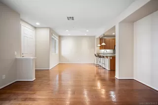 Photo #3: 240006105 Listing