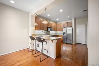 Photo #5: 240006105 Listing