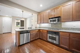 Photo #6: 240006105 Listing