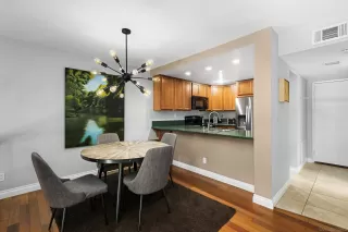 Photo #5: 240006135 Listing