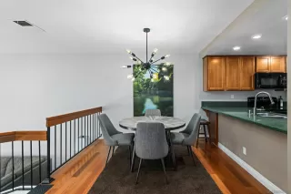 Photo #6: 240006135 Listing