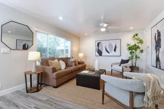 Photo #1: 240006158 Listing 