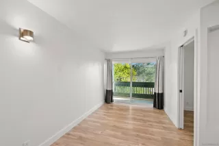 Photo #2: 240006162 Listing