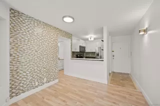 Photo #3: 240006162 Listing