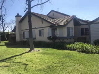 Photo #2: 240006180 Listing