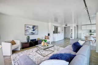 Photo #2: 240006186 Listing