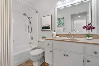 Photo #3: 240006228 Listing 