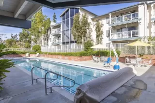 Photo #2: 240006330 Listing 