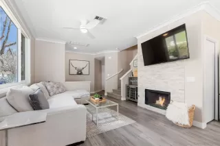 Photo #1: 240006384 Listing 