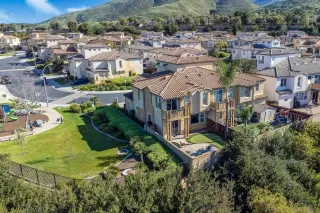 Photo #2: 240006390 Listing