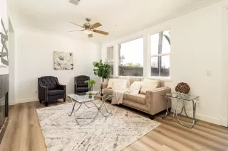 Photo #3: 240006390 Listing