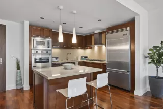 Photo #5: 240006400 Listing