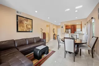 Photo #4: 240006403 Listing