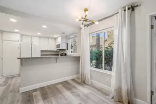 Photo #5: 240006466 Listing