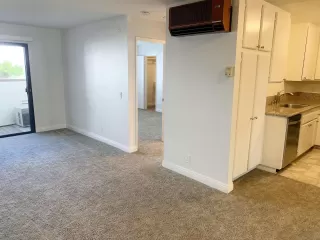 Photo #4: 240006489 Listing 