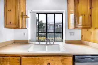 Photo #5: 240006520 Listing