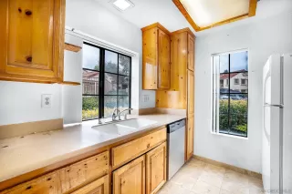 Photo #6: 240006520 Listing