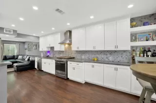 Photo #4: 240006522 Listing