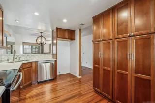 Photo #5: 240006552 Listing