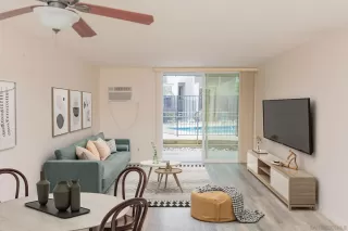 Photo #3: 240006559 Listing