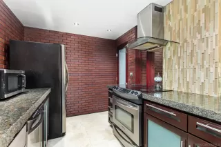 Photo #3: 240006574 Listing