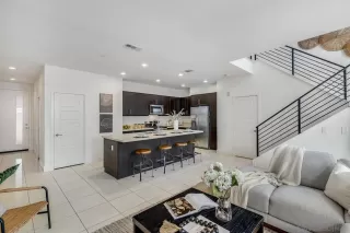 Photo #3: 240006587 Listing