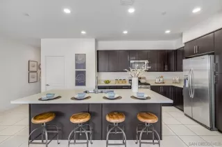 Photo #4: 240006587 Listing