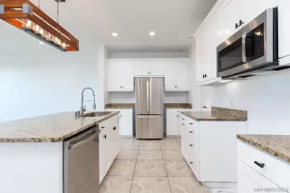 Photo #3: 240006609 Listing