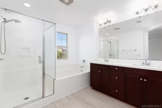 Photo #5: 240006609 Listing