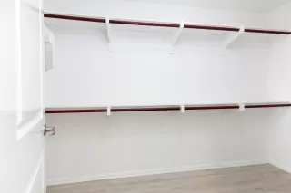 Photo #6: 240006609 Listing