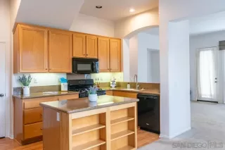 Photo #3: 240006616 Listing