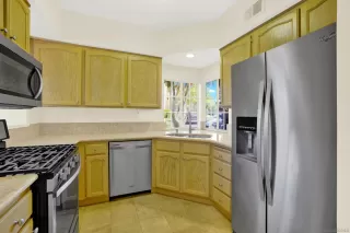 Photo #2: 240006618 Listing